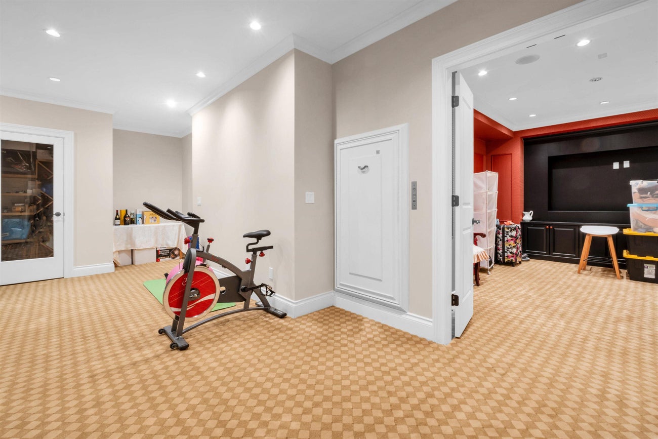 8233 Government Road - Government Road Single Family Residence for Sale, 7 Bedrooms (R3104352)# - 34