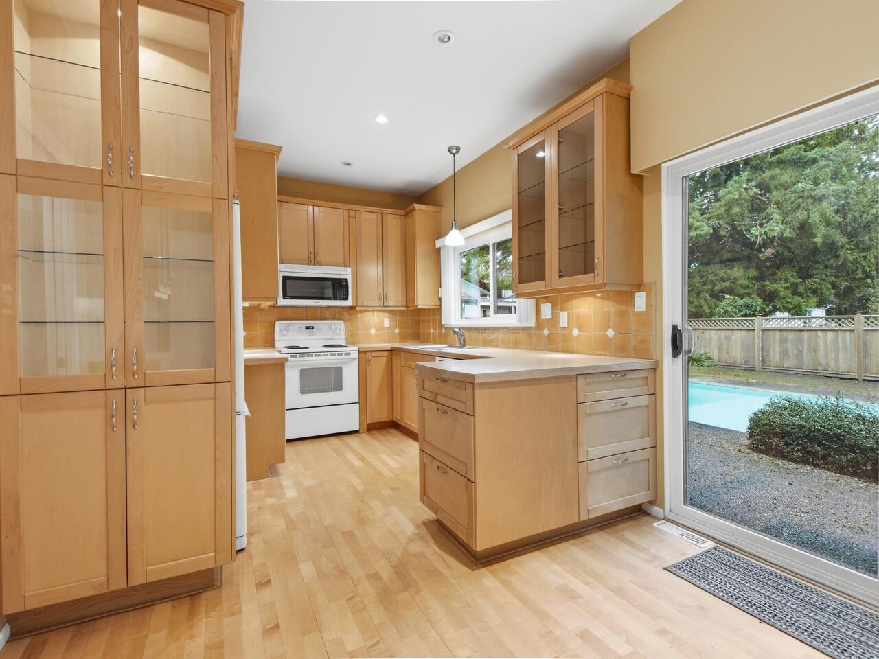 533 Ascot Street - Central Coquitlam Single Family Residence for Sale, 4 Bedrooms (R3104386)# - 3