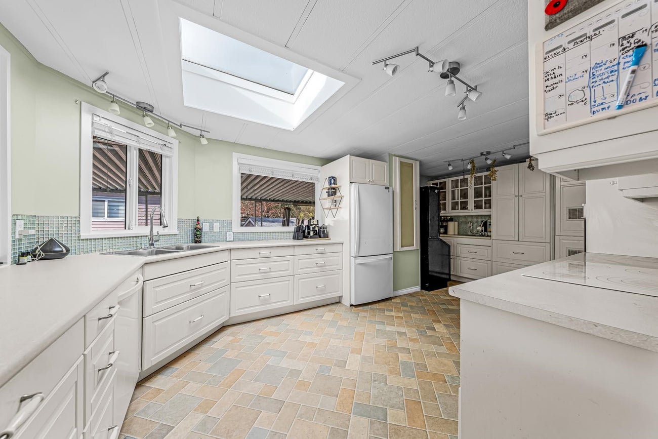 31 - 145 King Edward Street - Maillardville Manufactured Home for Sale, 2 Bedrooms (R3105245)# - 12