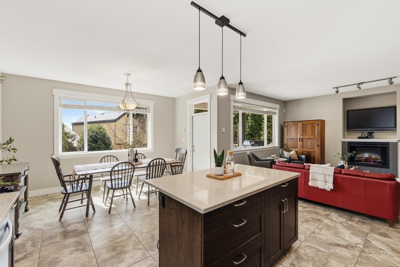 2558 Burian Drive - Coquitlam East Single Family Residence for Sale, 3 Bedrooms (R3105558)# - 10