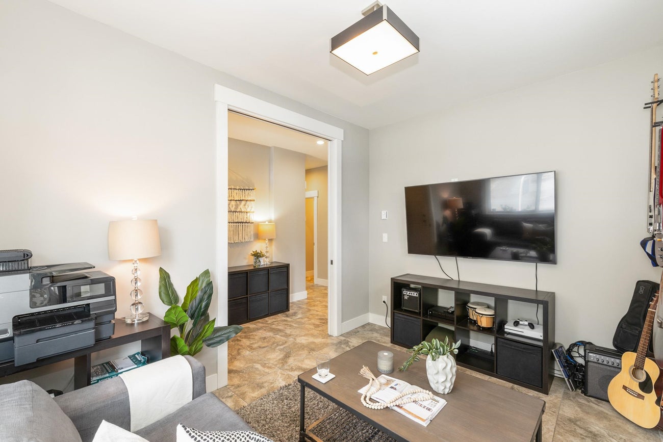 2558 Burian Drive - Coquitlam East Single Family Residence for Sale, 3 Bedrooms (R3105558)# - 15