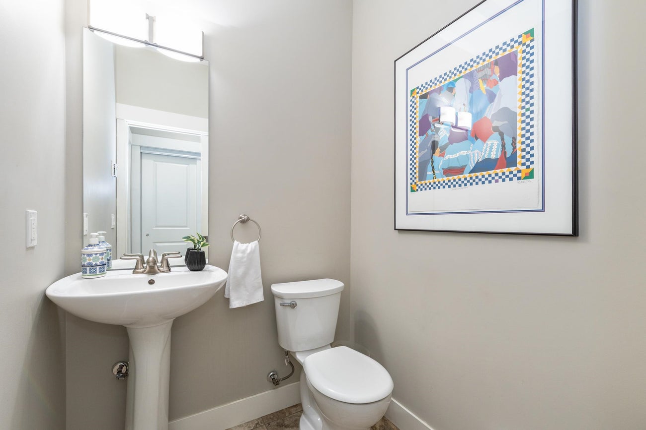 2558 Burian Drive - Coquitlam East Single Family Residence for Sale, 3 Bedrooms (R3105558)# - 16