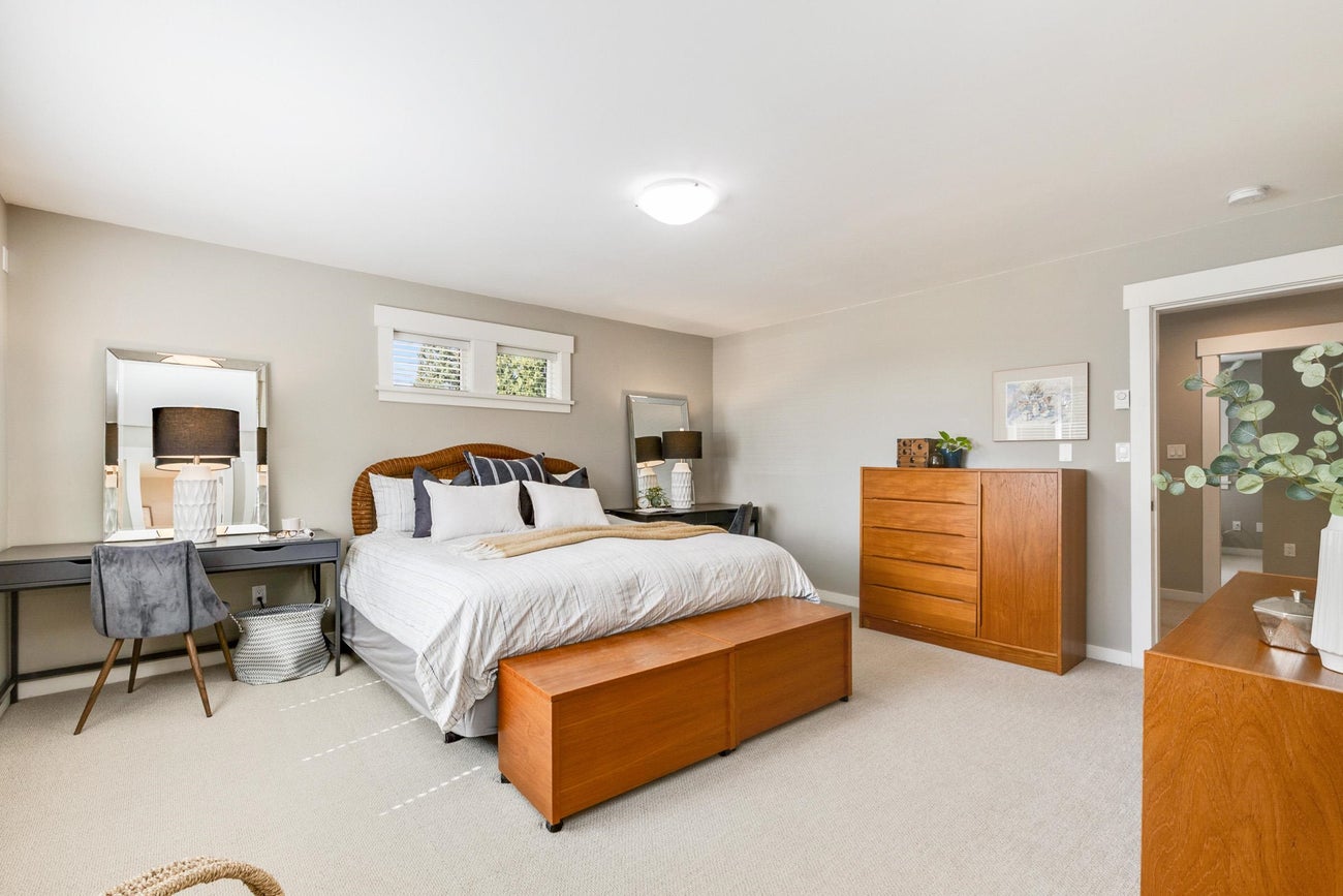 2558 Burian Drive - Coquitlam East Single Family Residence for Sale, 3 Bedrooms (R3105558)# - 18