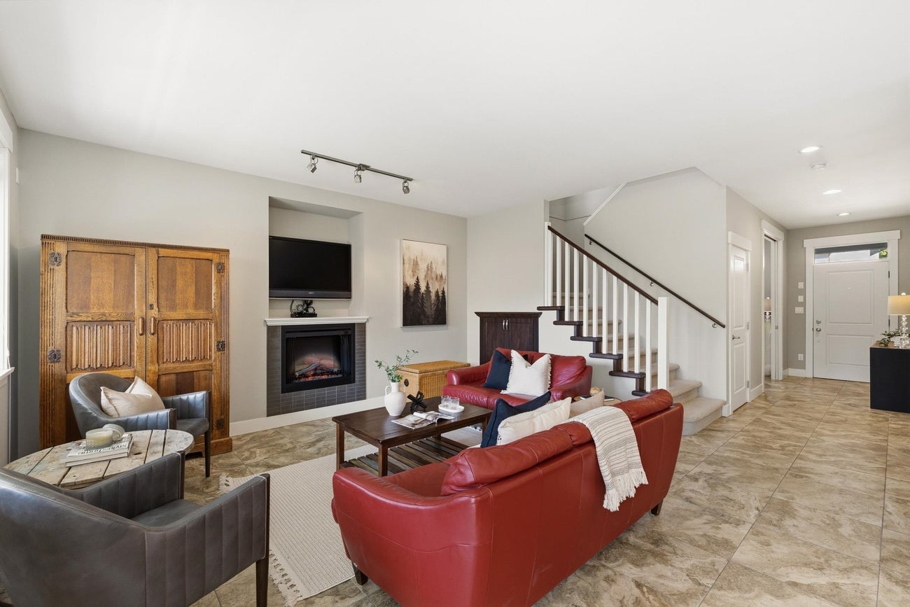 2558 Burian Drive - Coquitlam East Single Family Residence for Sale, 3 Bedrooms (R3105558)# - 3