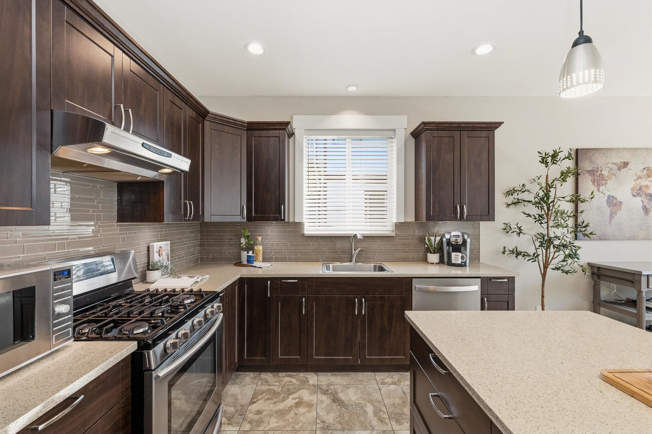 2558 Burian Drive - Coquitlam East Single Family Residence for Sale, 3 Bedrooms (R3105558)# - 8