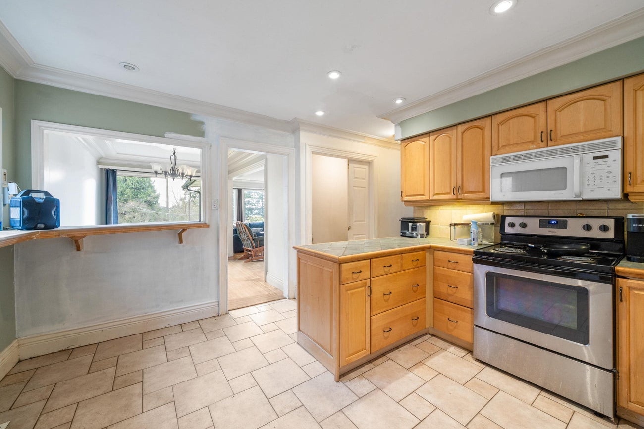 360 Seaforth Crescent - Central Coquitlam single-family-residence for Sale, 4 Bedrooms (R3105658)# - 11 360 Seaforth Crescent - Central Coquitlam single-family-residence for Sale, 4 Bedrooms (R3105658)# - 11