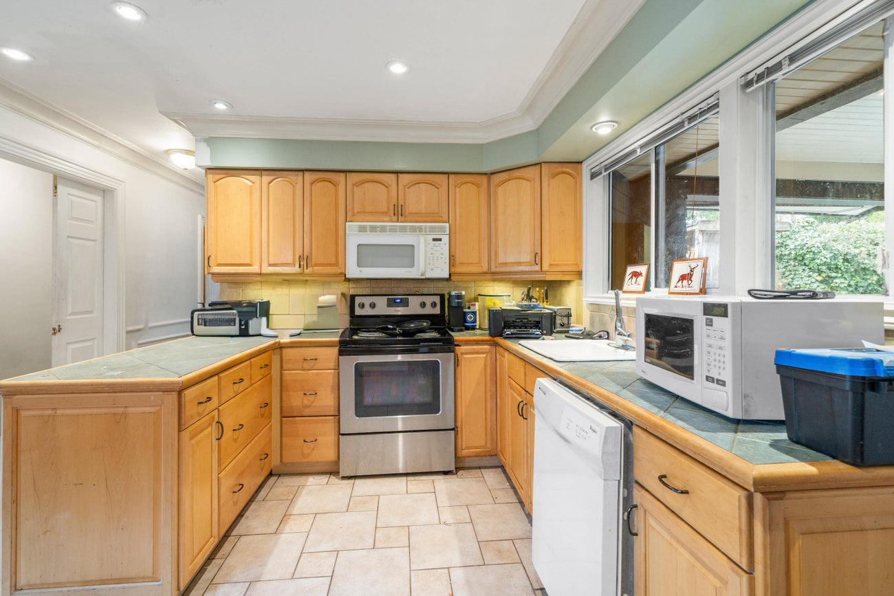 360 Seaforth Crescent - Central Coquitlam single-family-residence for Sale, 4 Bedrooms (R3105658)# - 12