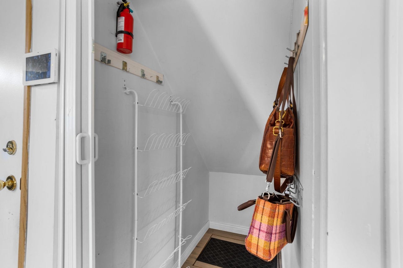 2983 Walton Avenue - Canyon Springs Single Family Residence for Sale, 3 Bedrooms (R3105682)# - 9