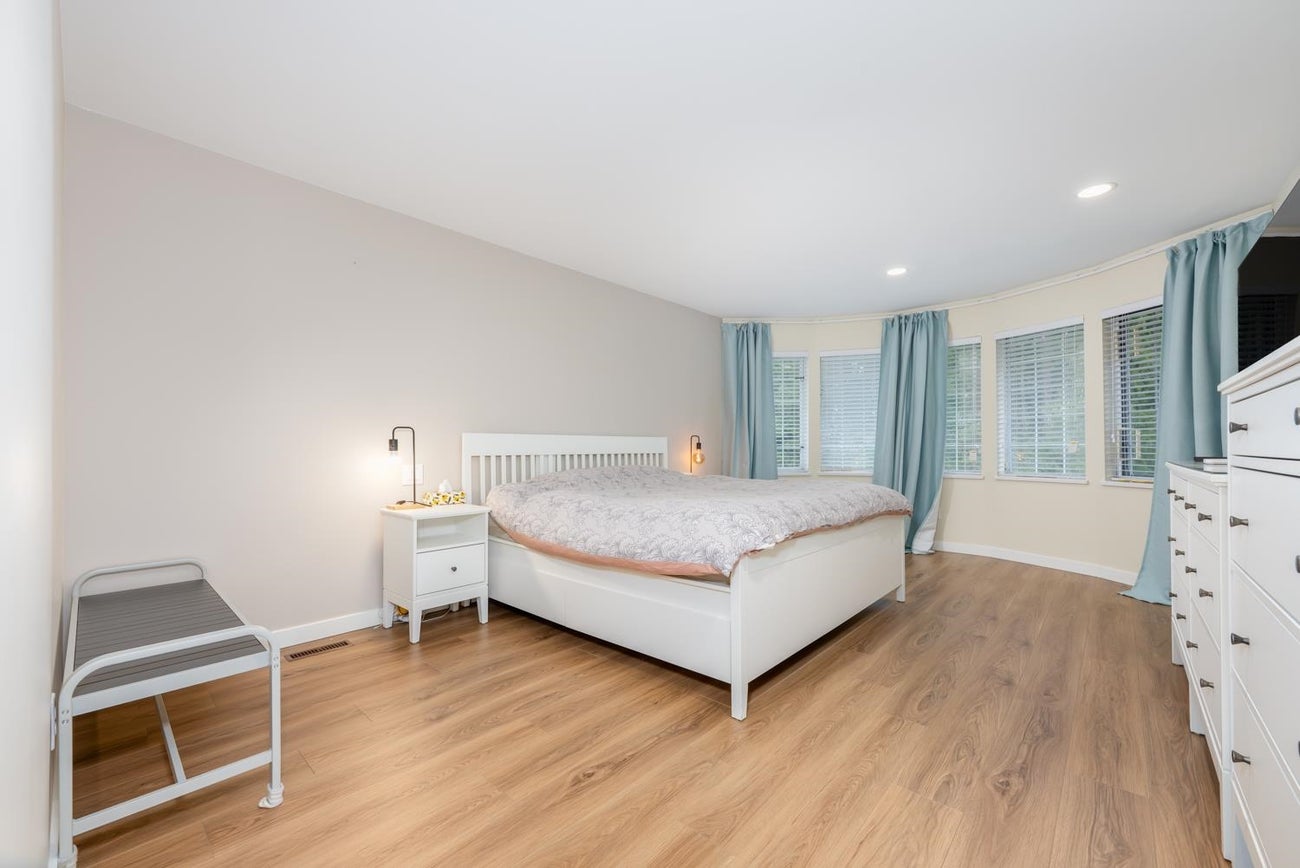 418 Balfour Drive - Coquitlam East Single Family Residence for Sale, 7 Bedrooms (R3106500)# - 17