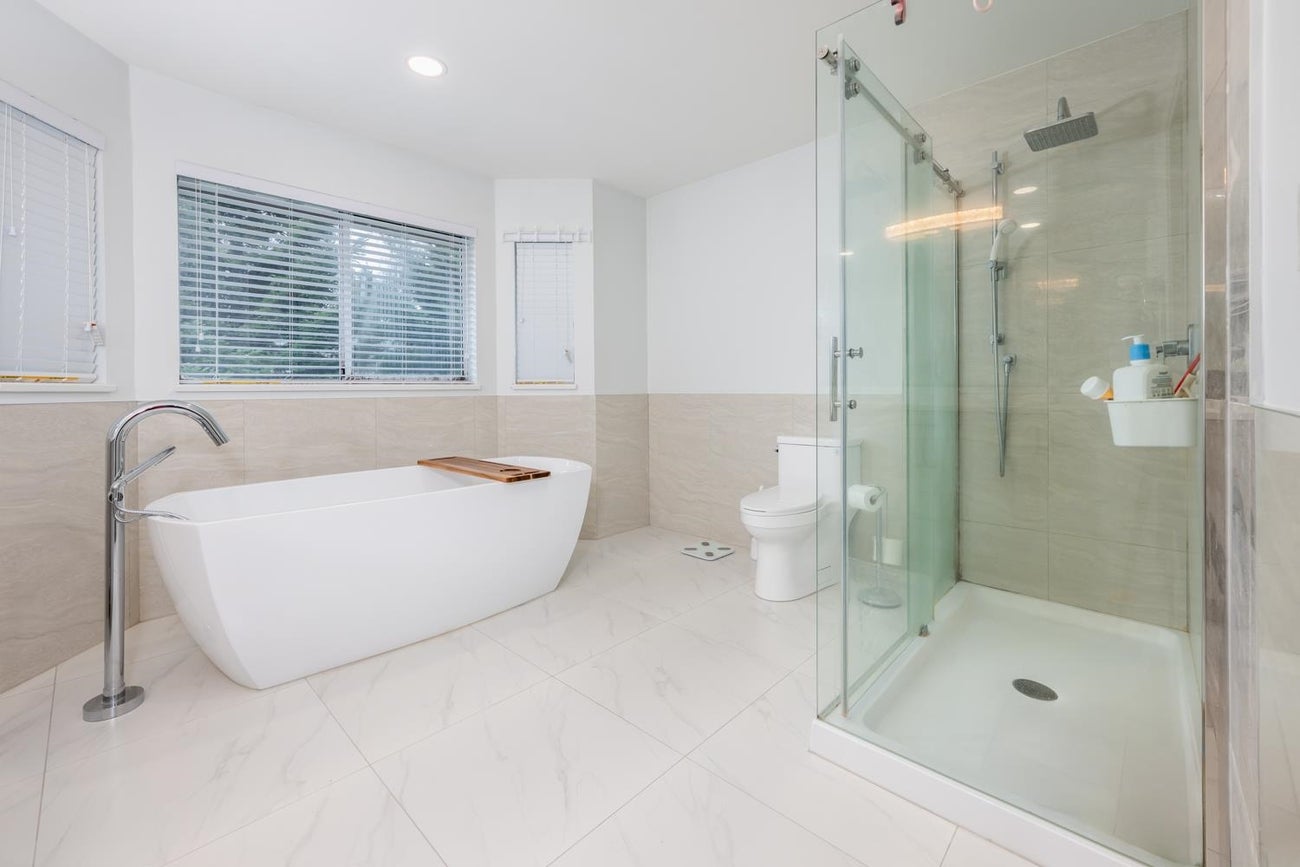 418 Balfour Drive - Coquitlam East Single Family Residence for Sale, 7 Bedrooms (R3106500)# - 19