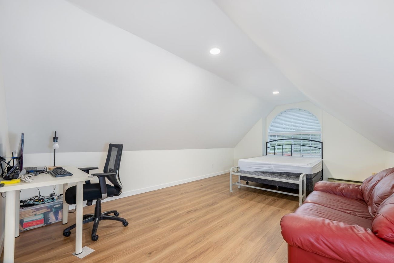 418 Balfour Drive - Coquitlam East Single Family Residence for Sale, 7 Bedrooms (R3106500)# - 24