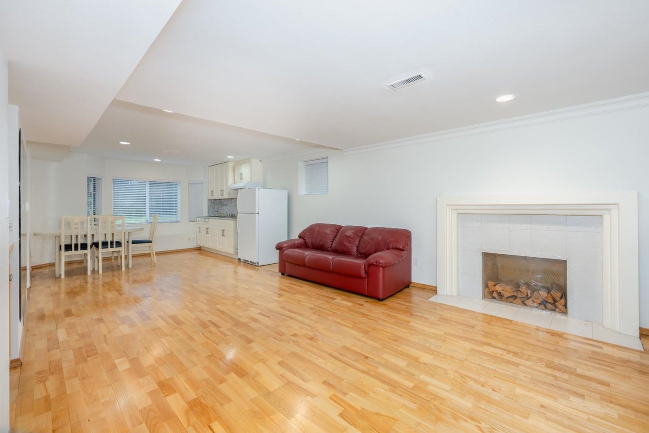 418 Balfour Drive - Coquitlam East Single Family Residence for Sale, 7 Bedrooms (R3106500)# - 32