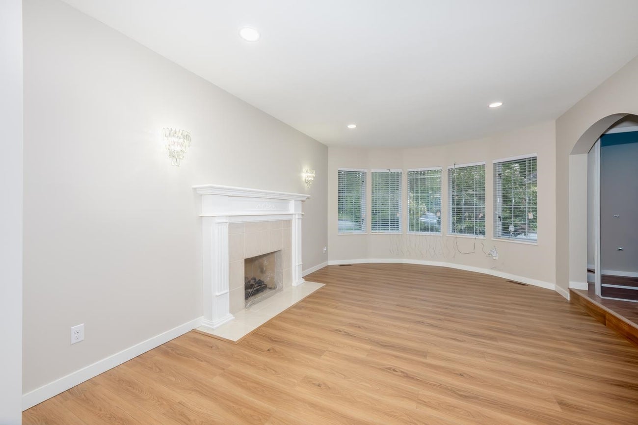 418 Balfour Drive - Coquitlam East Single Family Residence for Sale, 7 Bedrooms (R3106500)# - 4