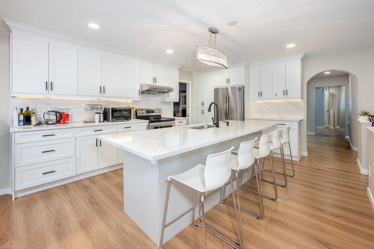 418 Balfour Drive - Coquitlam East Single Family Residence for Sale, 7 Bedrooms (R3106500)# - 8