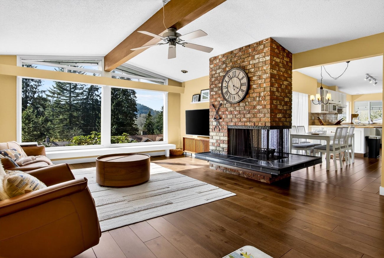 981 Kinsac Street - Coquitlam West Single Family Residence for Sale, 5 Bedrooms (R3107267)# - 1