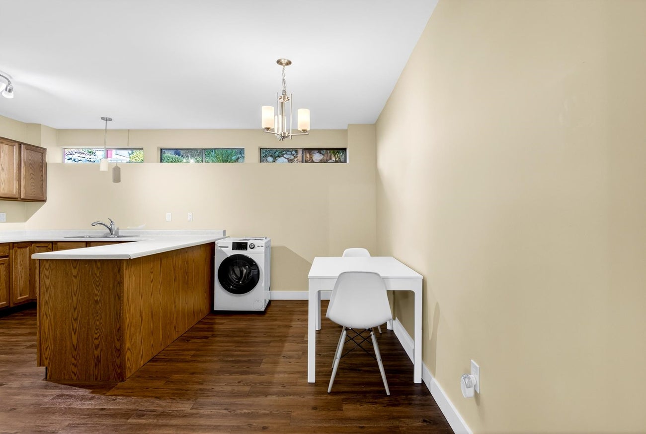 981 Kinsac Street - Coquitlam West Single Family Residence for Sale, 5 Bedrooms (R3107267)# - 22