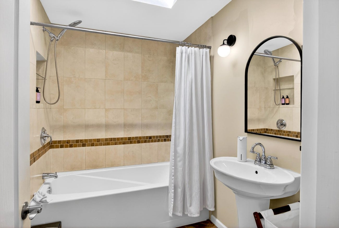 981 Kinsac Street - Coquitlam West Single Family Residence for Sale, 5 Bedrooms (R3107267)# - 29