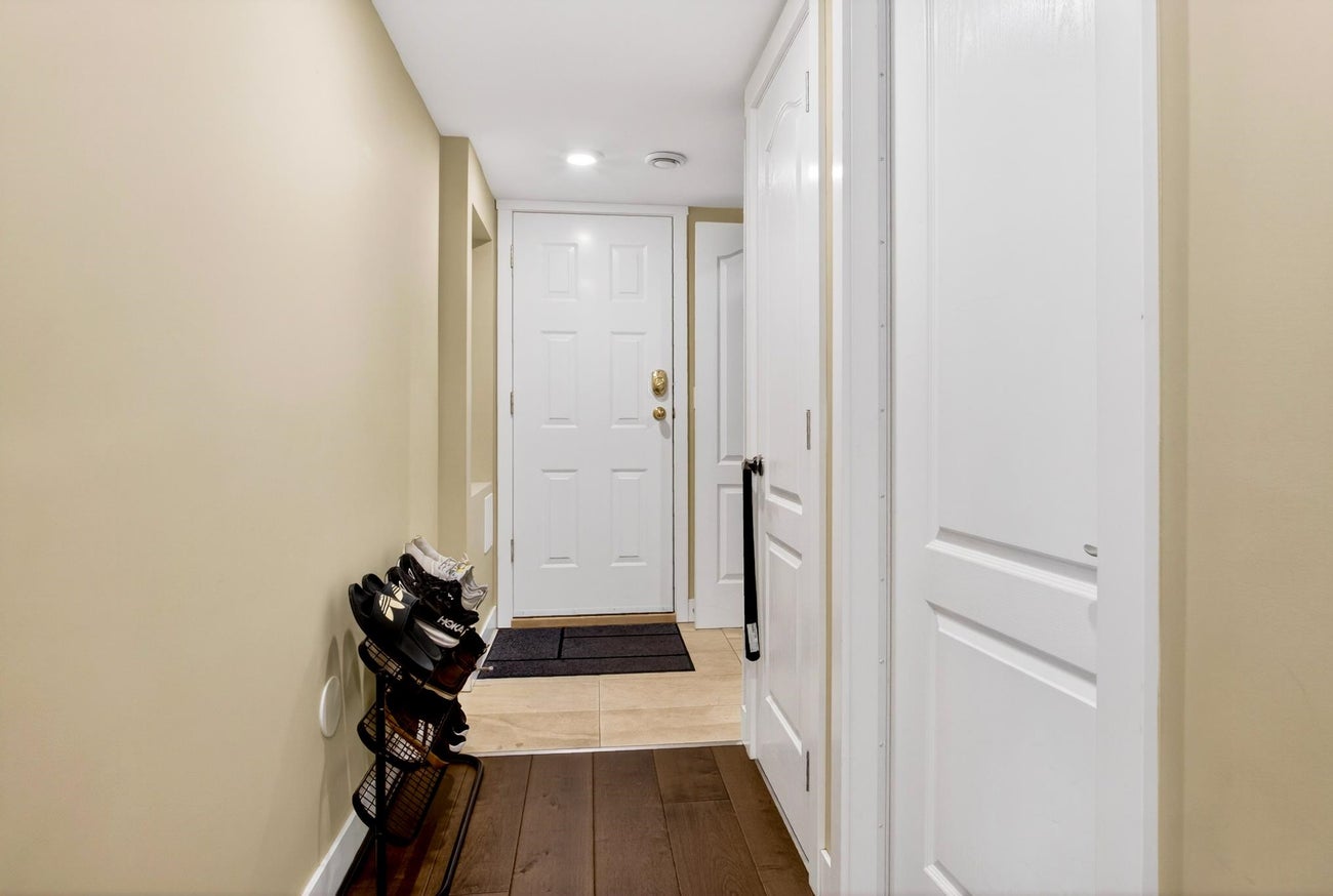 981 Kinsac Street - Coquitlam West Single Family Residence for Sale, 5 Bedrooms (R3107267)# - 31