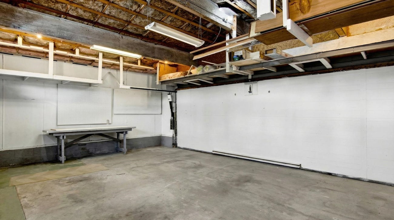 981 Kinsac Street - Coquitlam West Single Family Residence for Sale, 5 Bedrooms (R3107267)# - 34