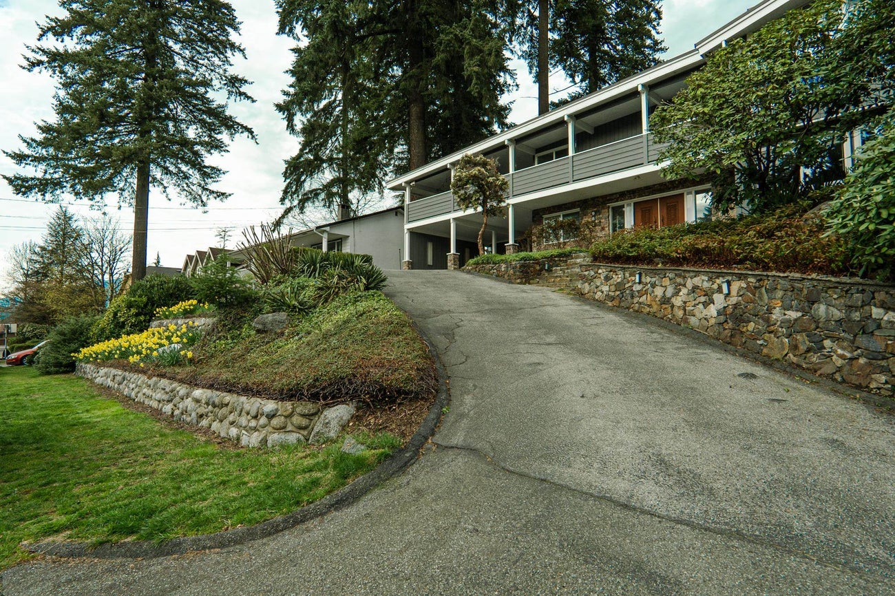 981 Kinsac Street - Coquitlam West Single Family Residence for Sale, 5 Bedrooms (R3107267)# - 38