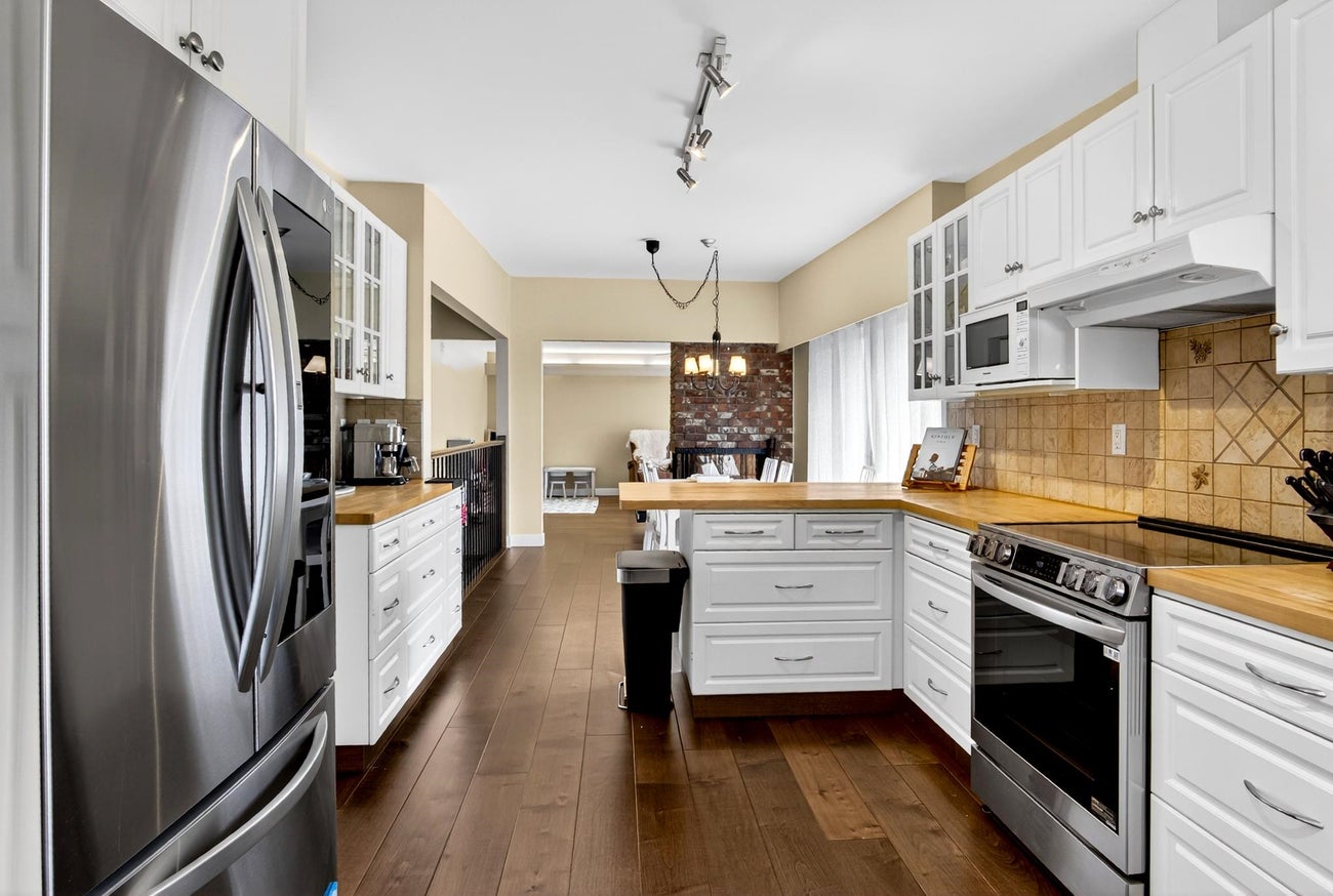 981 Kinsac Street - Coquitlam West Single Family Residence for Sale, 5 Bedrooms (R3107267)# - 8