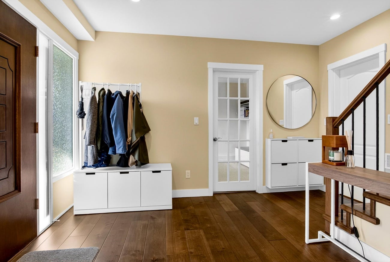 981 Kinsac Street - Coquitlam West Single Family Residence for Sale, 5 Bedrooms (R3107267)# - 9