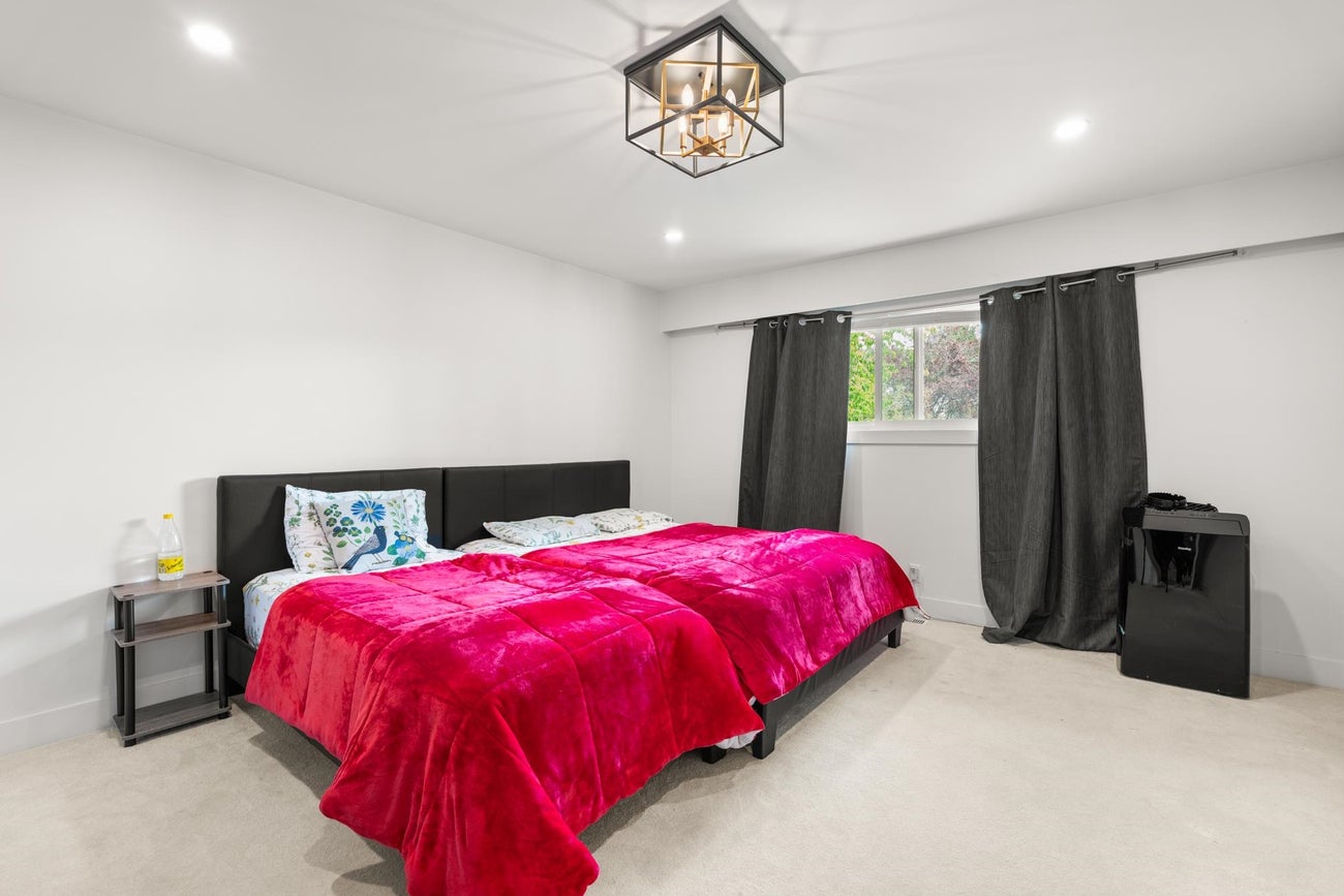 1106 Duthie Avenue - Simon Fraser Univer. single-family-residence for Sale, 6 Bedrooms (R3107289)# - 11