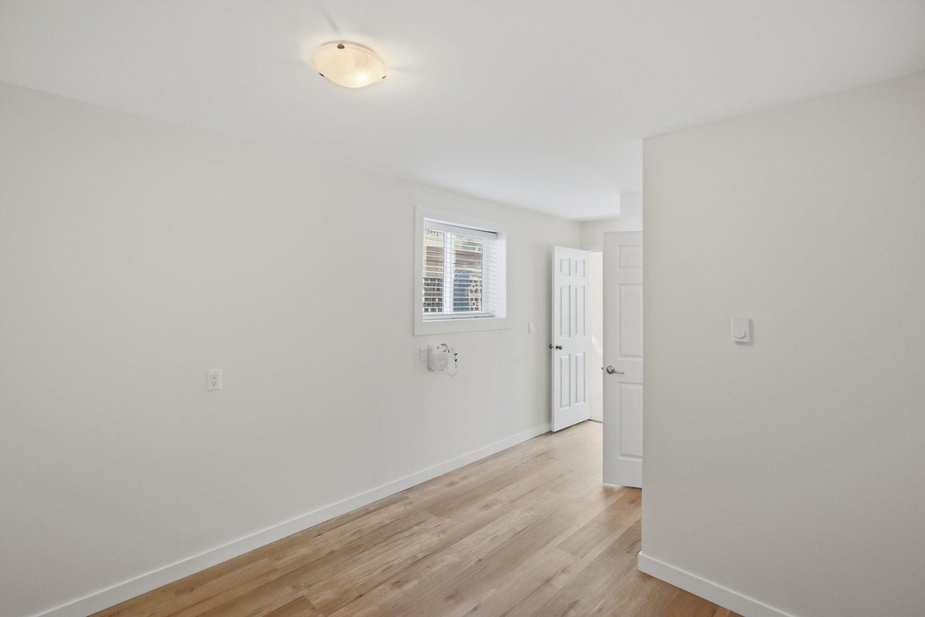 1106 Duthie Avenue - Simon Fraser Univer. single-family-residence for Sale, 6 Bedrooms (R3107289)# - 14