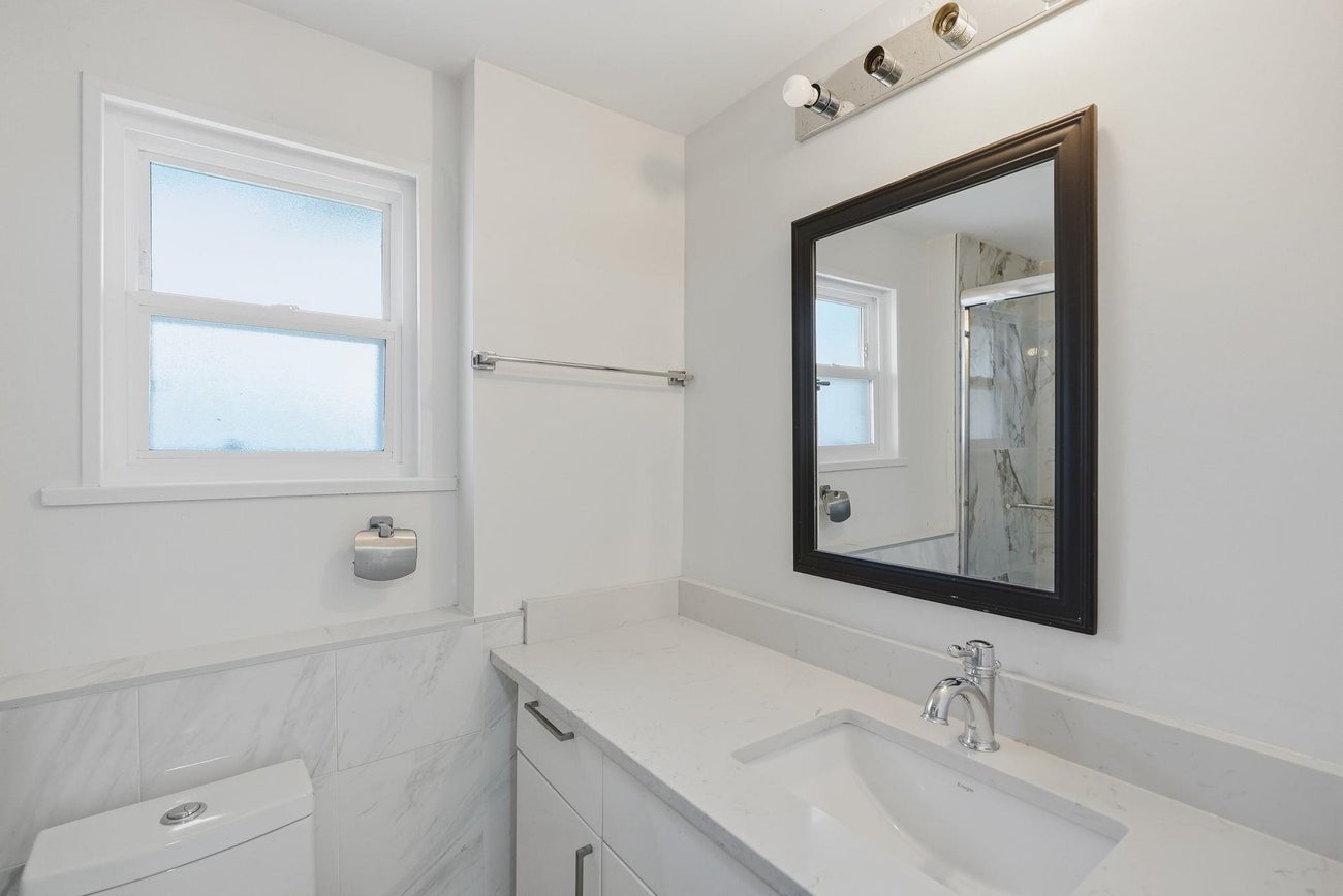 1106 Duthie Avenue - Simon Fraser Univer. single-family-residence for Sale, 6 Bedrooms (R3107289)# - 17