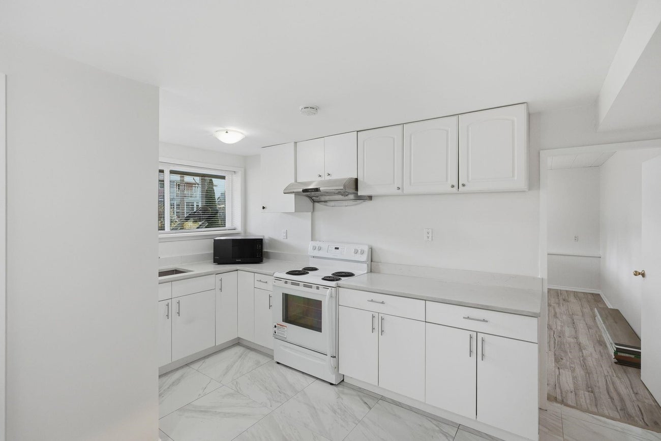 1106 Duthie Avenue - Simon Fraser Univer. single-family-residence for Sale, 6 Bedrooms (R3107289)# - 20
