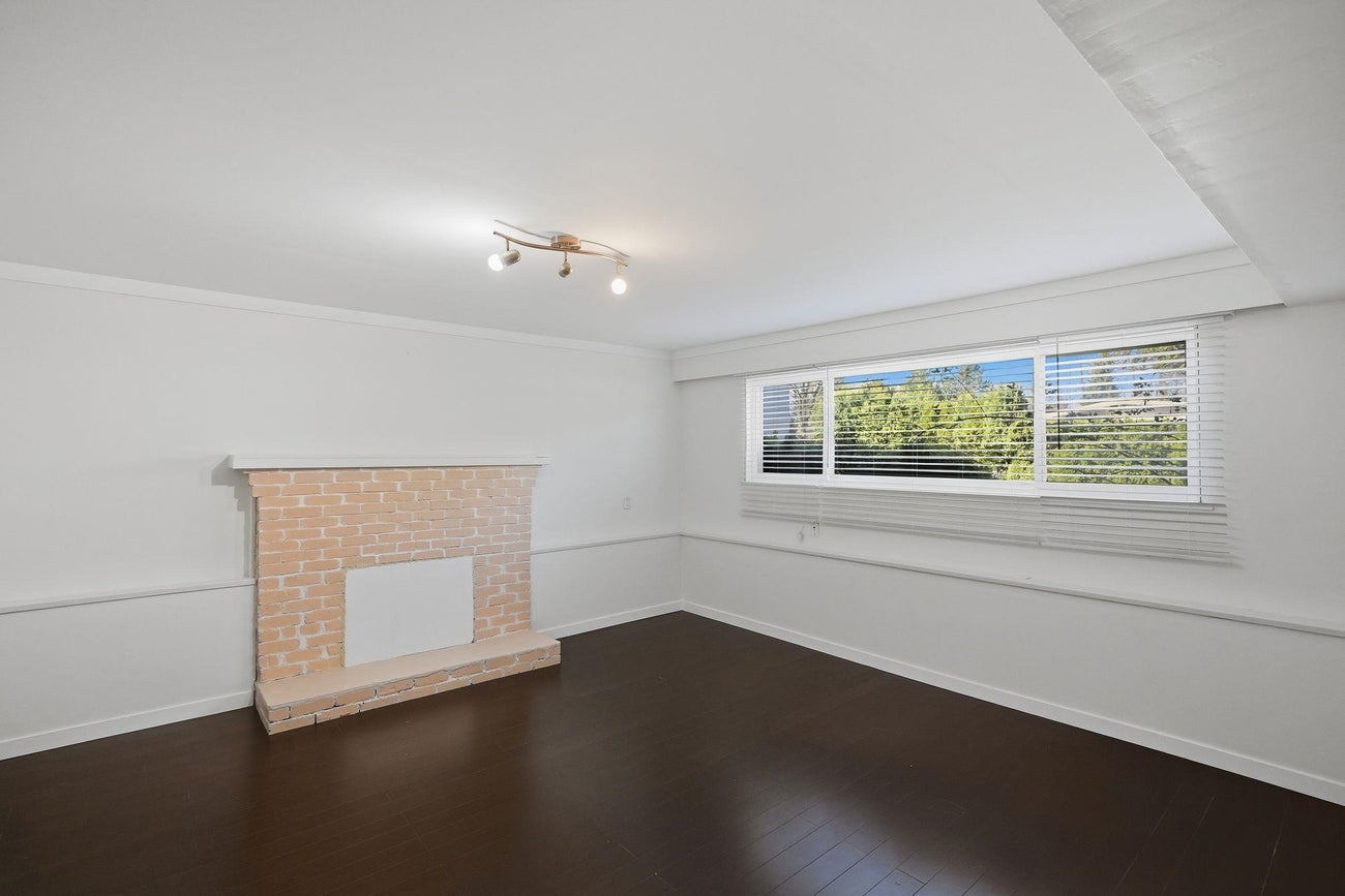 1106 Duthie Avenue - Simon Fraser Univer. single-family-residence for Sale, 6 Bedrooms (R3107289)# - 27