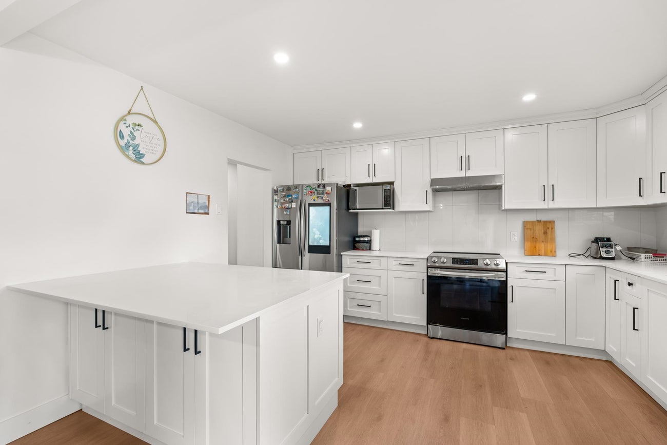 1106 Duthie Avenue - Simon Fraser Univer. single-family-residence for Sale, 6 Bedrooms (R3107289)# - 6