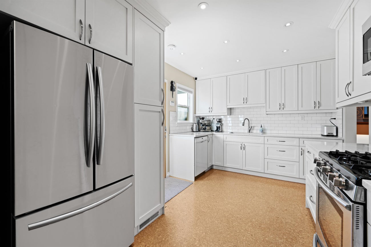 4860 Southlawn Drive - Brentwood Park Single Family Residence for Sale, 5 Bedrooms (R3107499)# - 9