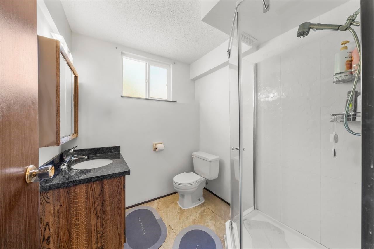1060 Ayshire Drive - Simon Fraser Univer. Single Family Residence for Sale, 6 Bedrooms (R3108355)# - 14