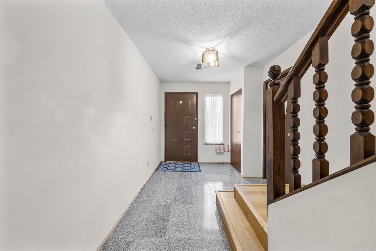 1060 Ayshire Drive - Simon Fraser Univer. Single Family Residence for Sale, 6 Bedrooms (R3108355)# - 15