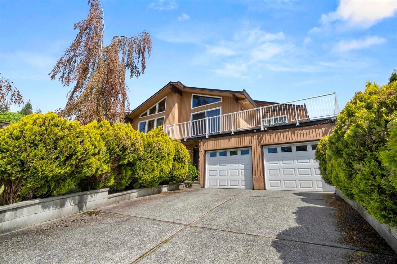 1060 Ayshire Drive - Simon Fraser Univer. Single Family Residence for Sale, 6 Bedrooms (R3108355)# - 1