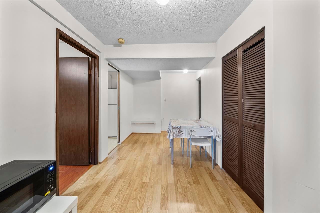 1060 Ayshire Drive - Simon Fraser Univer. Single Family Residence for Sale, 6 Bedrooms (R3108355)# - 23