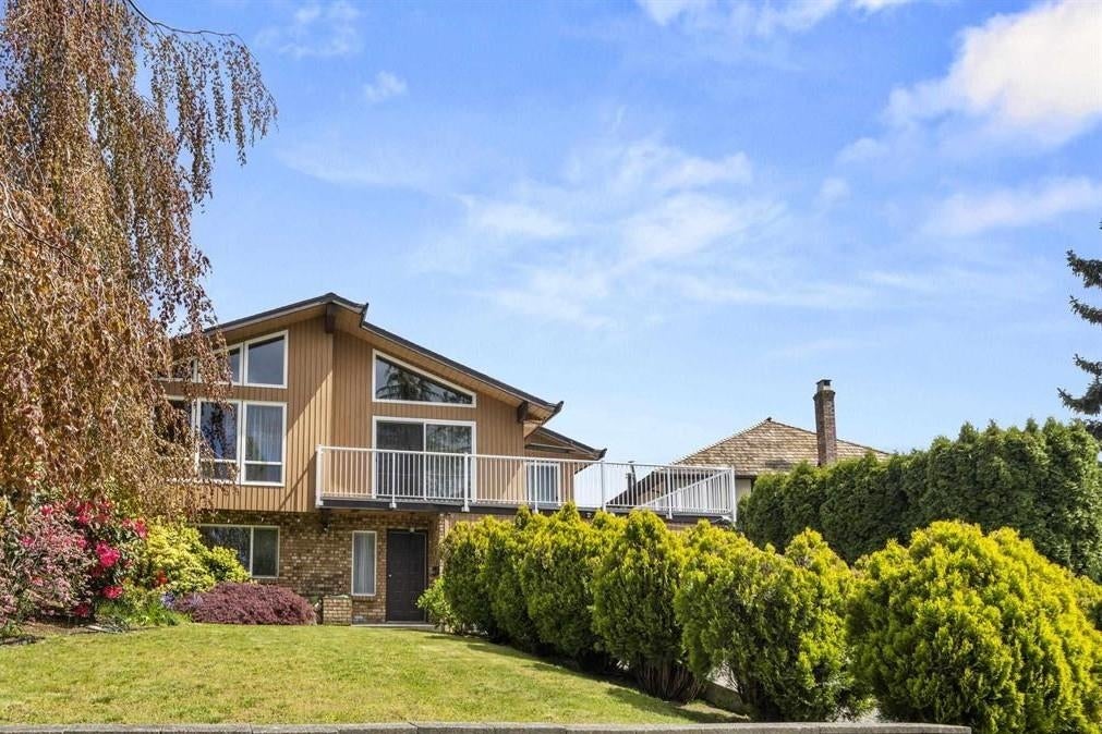 1060 Ayshire Drive - Simon Fraser Univer. Single Family Residence for Sale, 6 Bedrooms (R3108355)# - 2