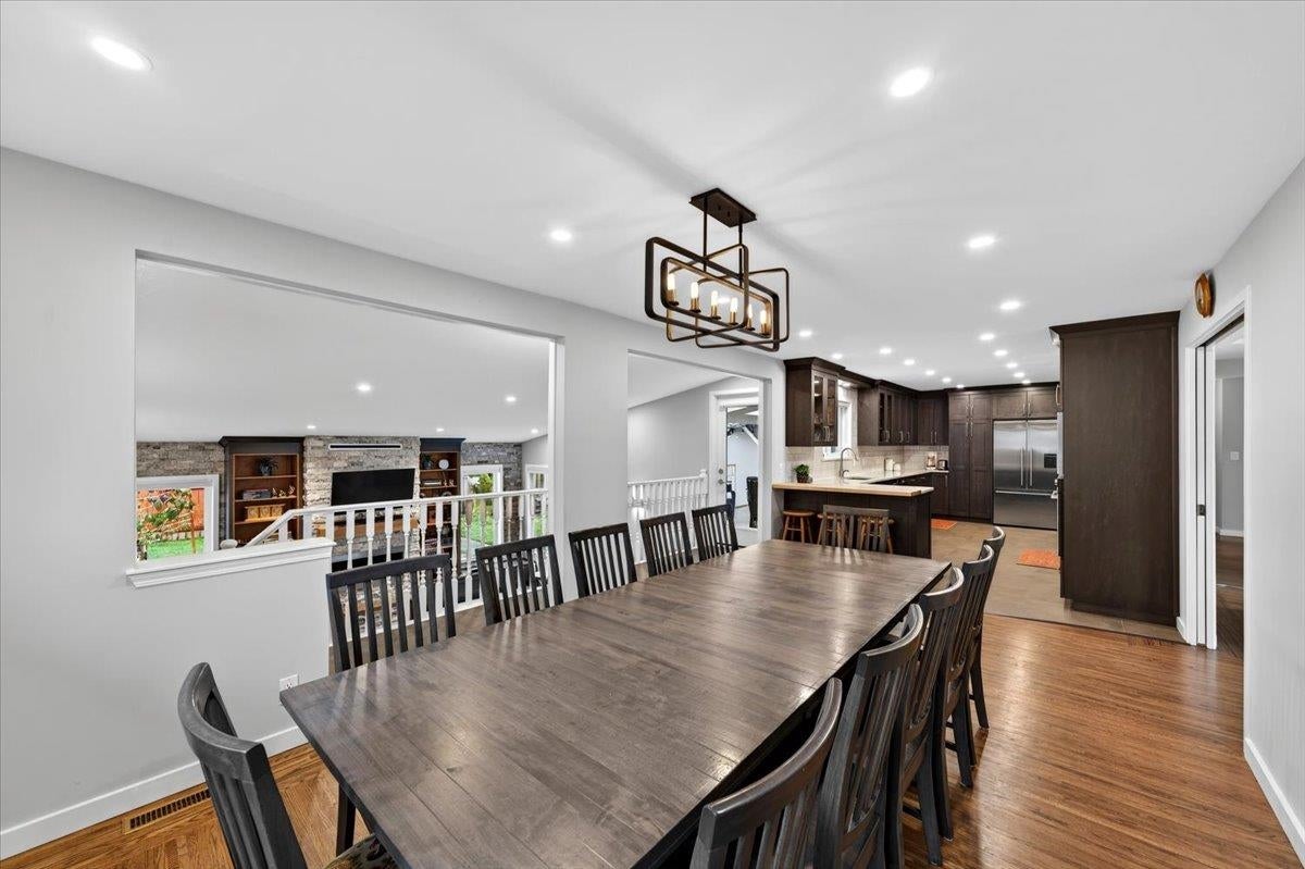 812 Grover Avenue - Coquitlam West Single Family Residence for Sale, 4 Bedrooms (R3109236)# - 13