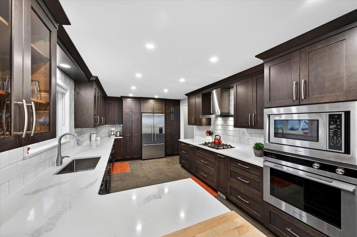 812 Grover Avenue - Coquitlam West Single Family Residence for Sale, 4 Bedrooms (R3109236)# - 9