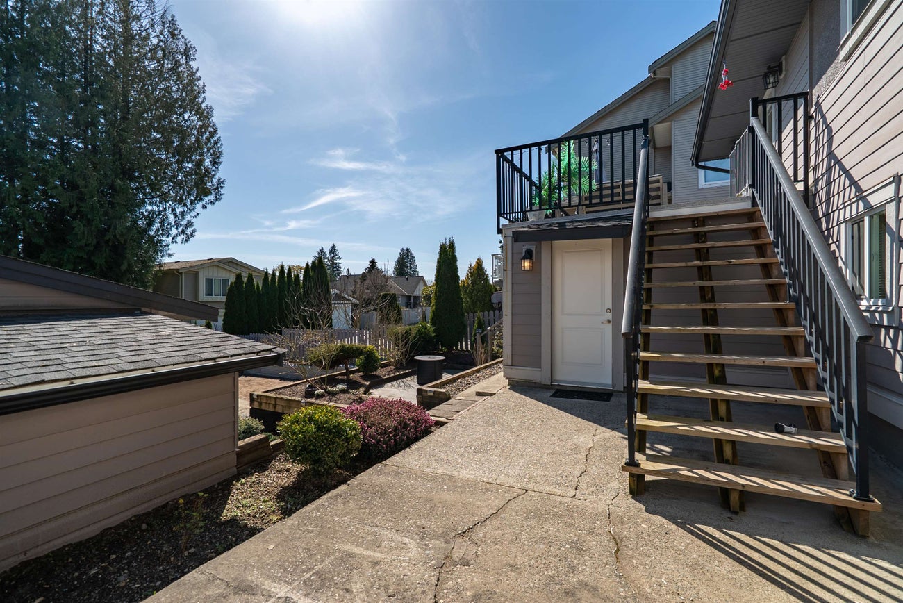 1056 Dansey Avenue - Central Coquitlam Single Family Residence for Sale, 5 Bedrooms (R3110399)# - 24