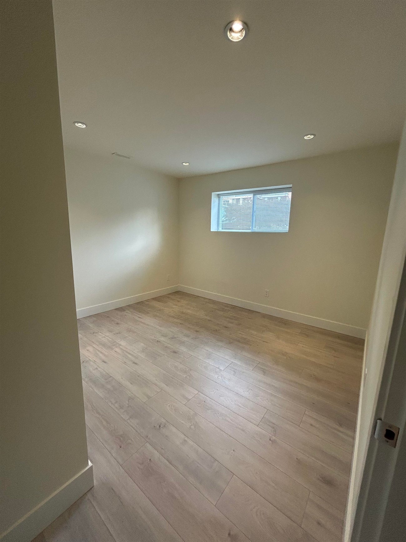 1056 Dansey Avenue - Central Coquitlam Single Family Residence for Sale, 5 Bedrooms (R3110399)# - 30