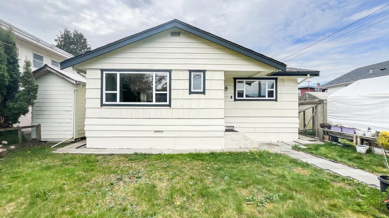 931 Sperling Avenue - Sperling-Duthie Single Family Residence for Sale, 3 Bedrooms (R3111044)# - 5