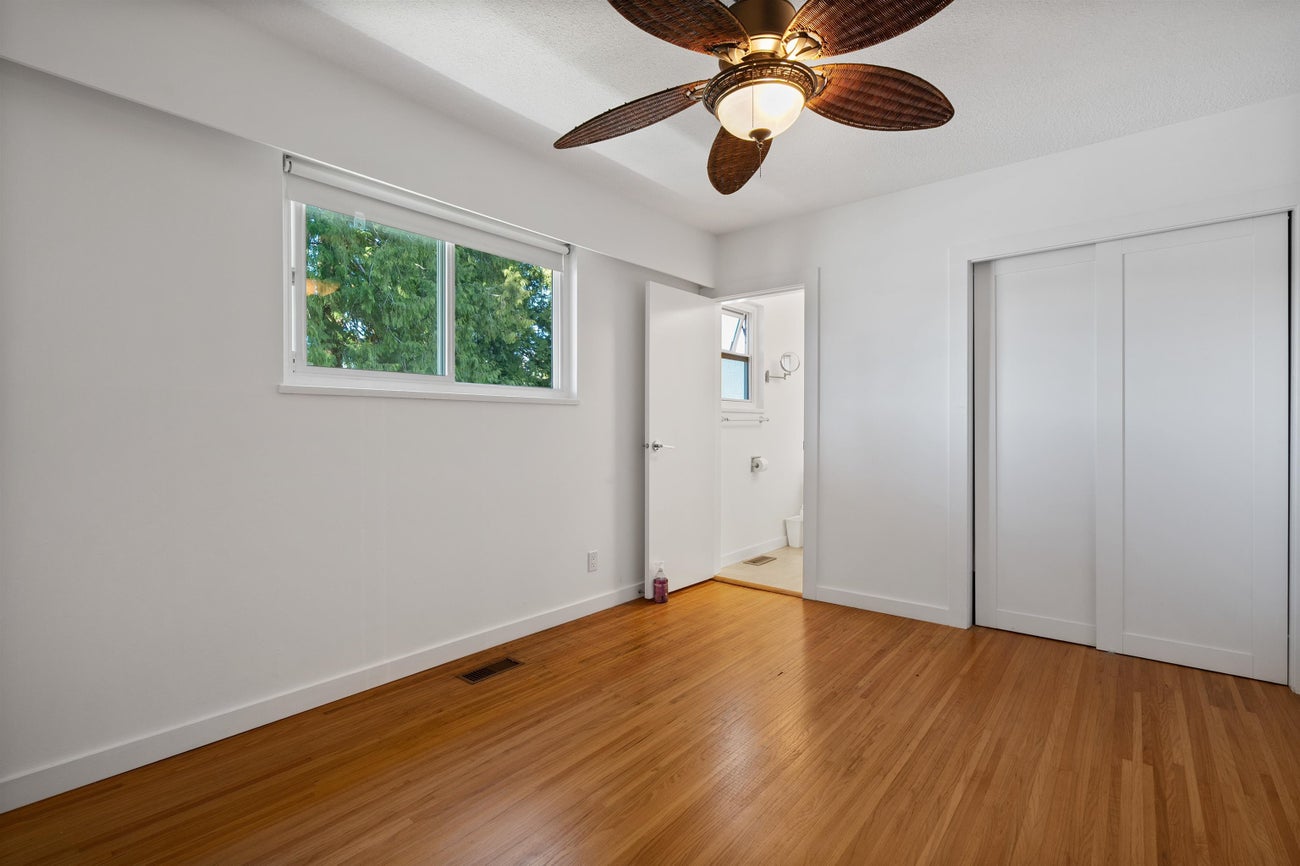 2039 Compton Court - Central Coquitlam Single Family Residence for Sale, 5 Bedrooms (R3111225)# - 11