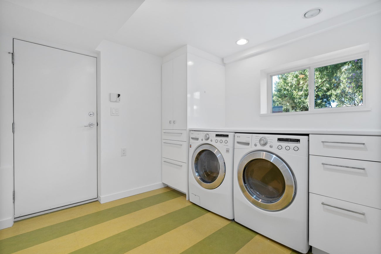 2039 Compton Court - Central Coquitlam Single Family Residence for Sale, 5 Bedrooms (R3111225)# - 17