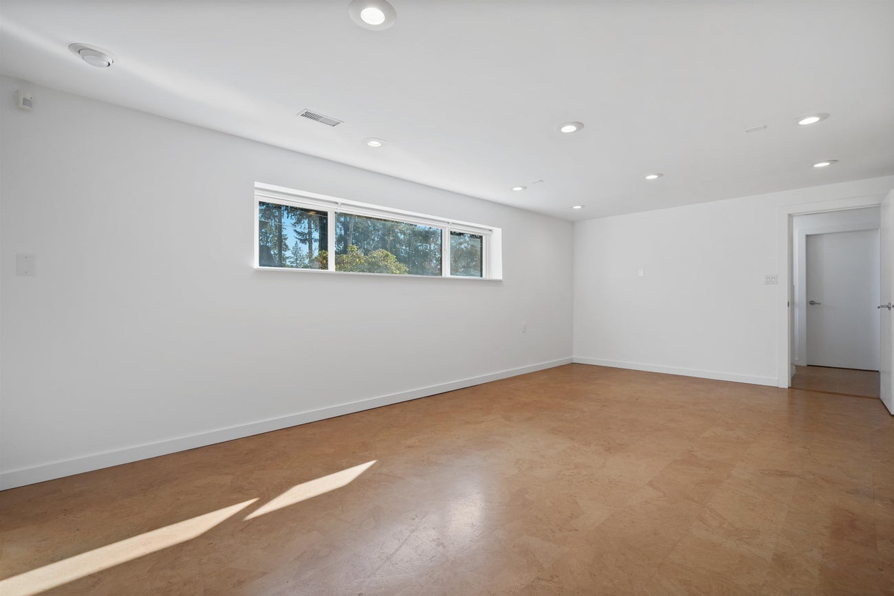 2039 Compton Court - Central Coquitlam Single Family Residence for Sale, 5 Bedrooms (R3111225)# - 19