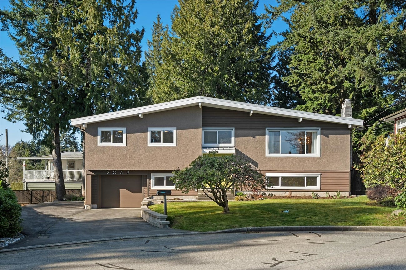 2039 Compton Court - Central Coquitlam Single Family Residence for Sale, 5 Bedrooms (R3111225)# - 1