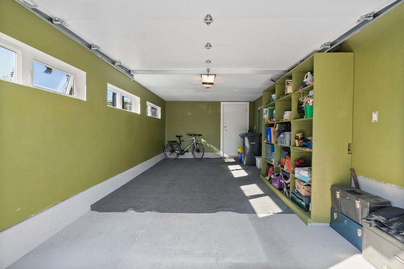 2039 Compton Court - Central Coquitlam Single Family Residence for Sale, 5 Bedrooms (R3111225)# - 23