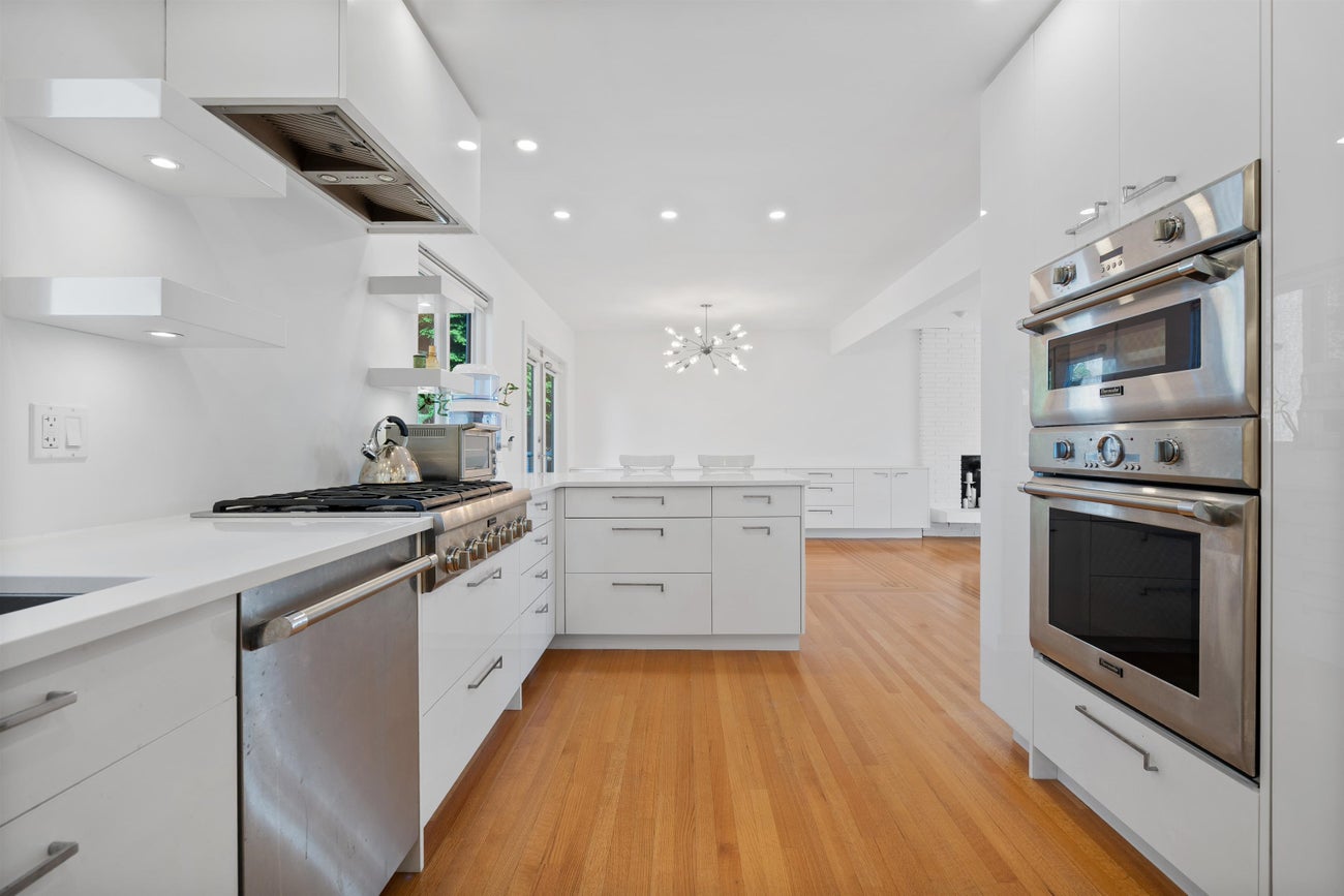 2039 Compton Court - Central Coquitlam Single Family Residence for Sale, 5 Bedrooms (R3111225)# - 5