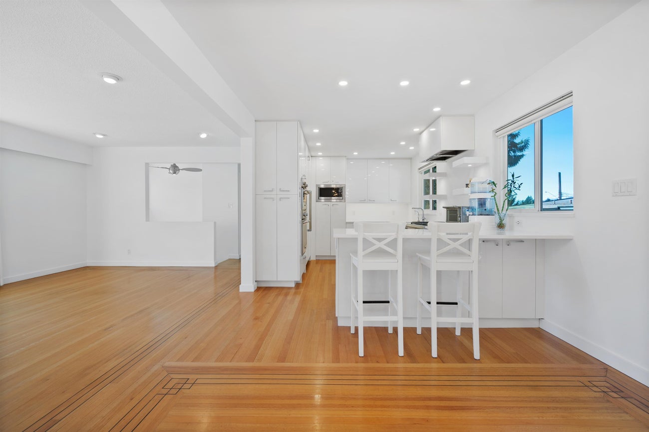 2039 Compton Court - Central Coquitlam Single Family Residence for Sale, 5 Bedrooms (R3111225)# - 7